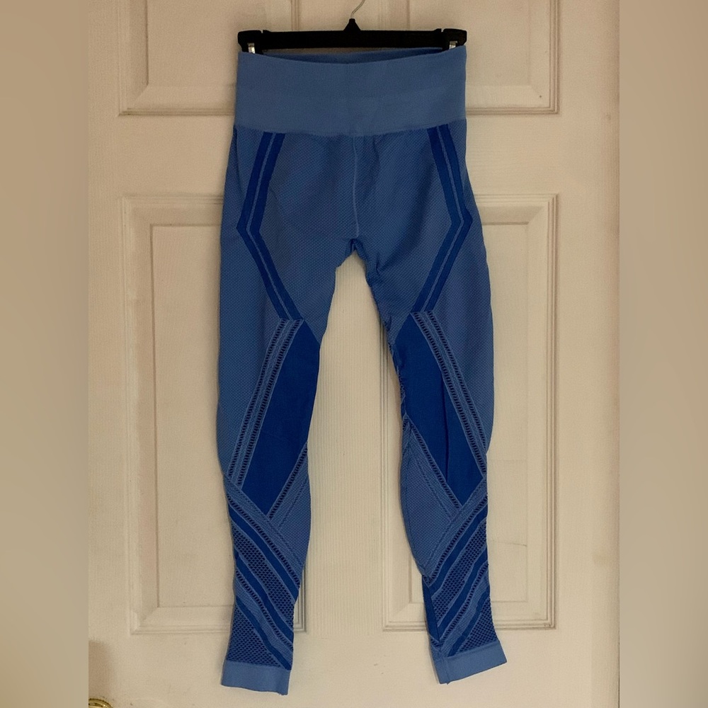 Nux and Soul Cycle Quintessential leggings